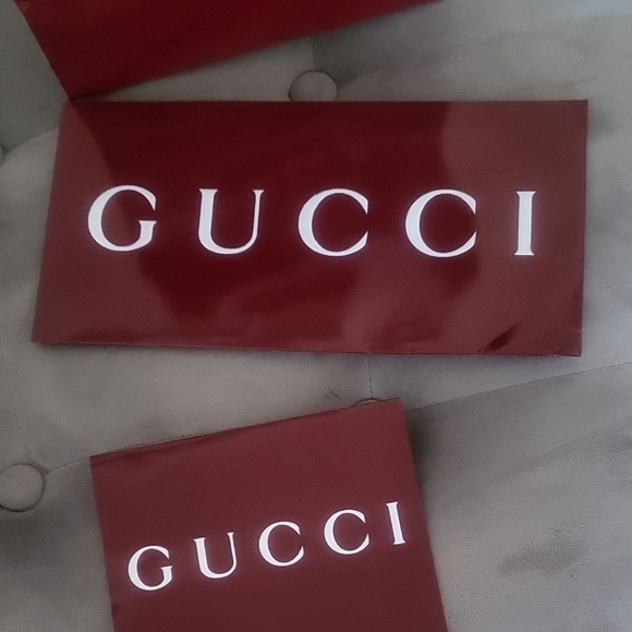 Gucci Deep Red Gift Bag & Card Set - Picture 3 of 9